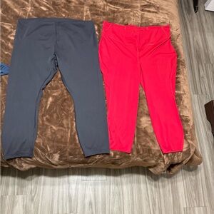 2 pairs of Women's size 20 Lululemon Leggings in black and Red